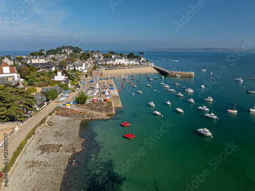 Vue aérienne du port de Locquirec en bretagne