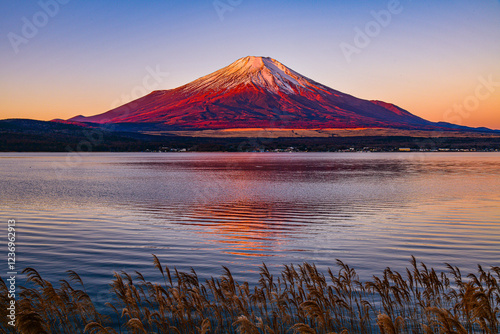 山中湖から紅富士