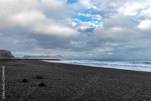 Obraz na płótnie Vikurfjara Black Sand Beach near Vik on the island of Iceland w salonie