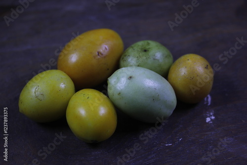 Obraz na płótnie Tomatoes can be eaten directly or cooked first