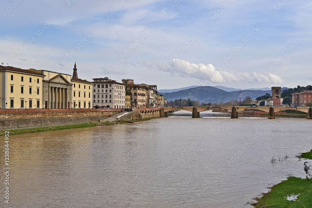 Fototapeta premium Firenze, l'Arno a Ponte vecchio - Toscana