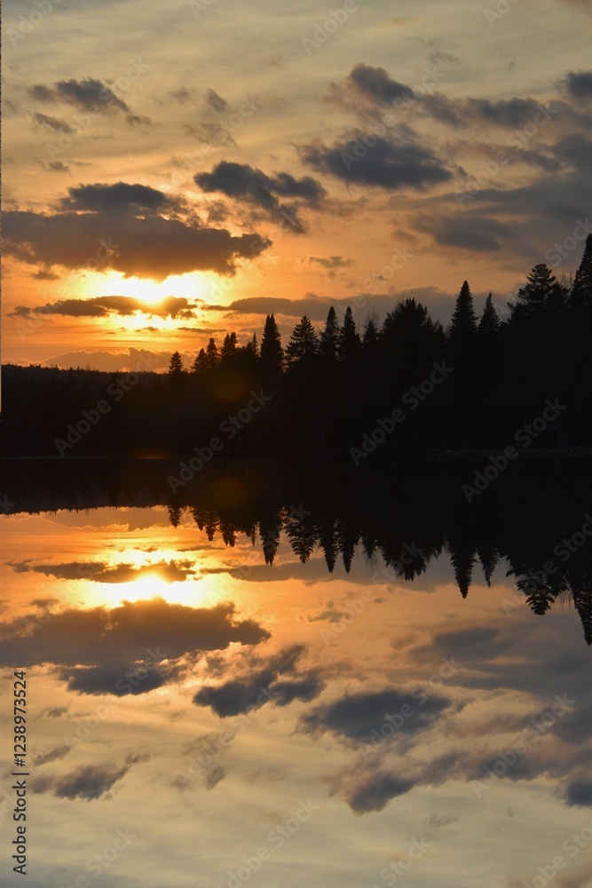 Obraz premium Reflection on the lake in the fall, Sainte-Apolline, Québec, Canada
