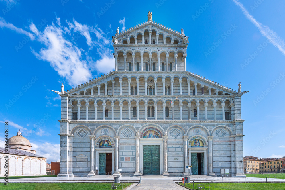 Obraz premium The Pisa Cathedral, a masterpiece of Romanesque architectural style, it was built between 1063 and 1118 years, by the architect Buschetto. UNESCO World Heritage Site. Pisa, Italy, 2019