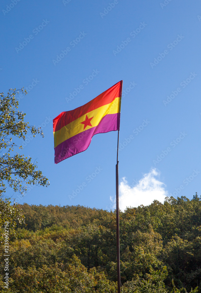 Second Spanish Republic flag with red five-pointed star
