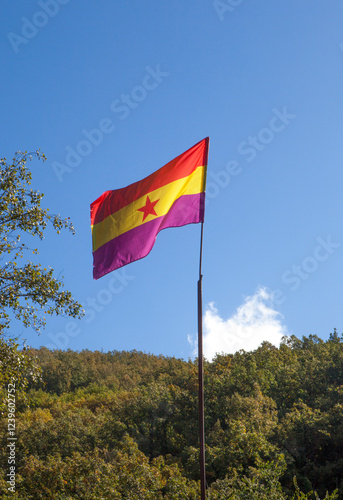 Obraz na płótnie Second Spanish Republic flag with red five-pointed star w salonie
