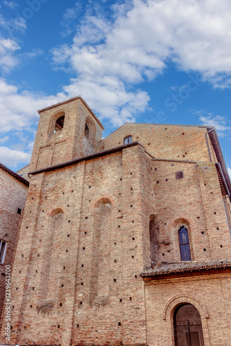 Obraz na płótnie Castle of the Dukes of Urbino, Palazzo Ducale (Italian: Palazzo Ducale — Ducal Palace) within its walls the National Gallery of the Marche was opened w salonie