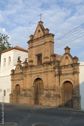 Iglesias y vitrales en el Estado Portuguesa.
La mayoria de la poblacion del Estado Portuguesa profesa la religion catolica,y es alli donde hizo su aparicion la Virgen de Coromoto.