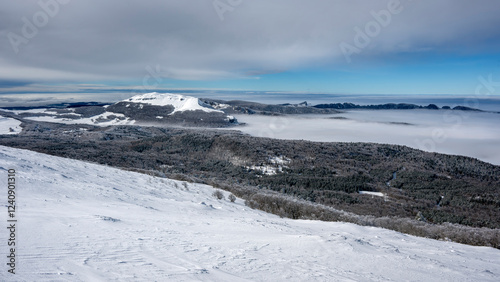 Wallpaper Mural Paysage enneigé de montagne en hiver dans le massif du Vercors dans le département de la Drôme en France autour du plateau d'Ambel Torontodigital.ca