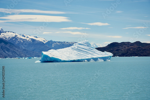 glaciar and mountain