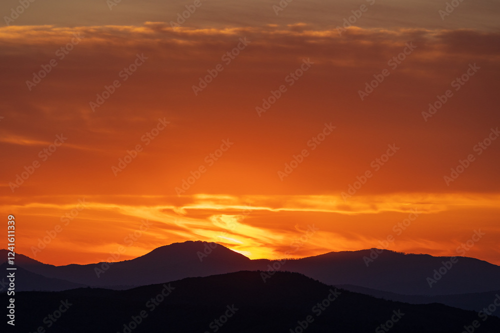 colline al tramonto in val d'Orcia - Toscana colline al tramonto in val d'Orcia - Toscana