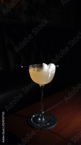 dirty martini coctail