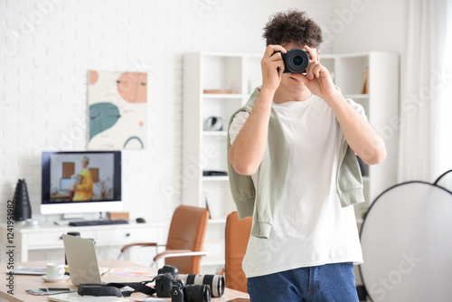 Professional male photograp...