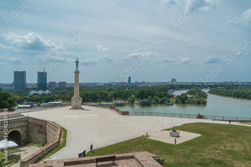 Obraz na płótnie Panoramic view to city Belgrade, Serbia from Kalemegdan fortress. Sava and Dunay river at daytime w salonie