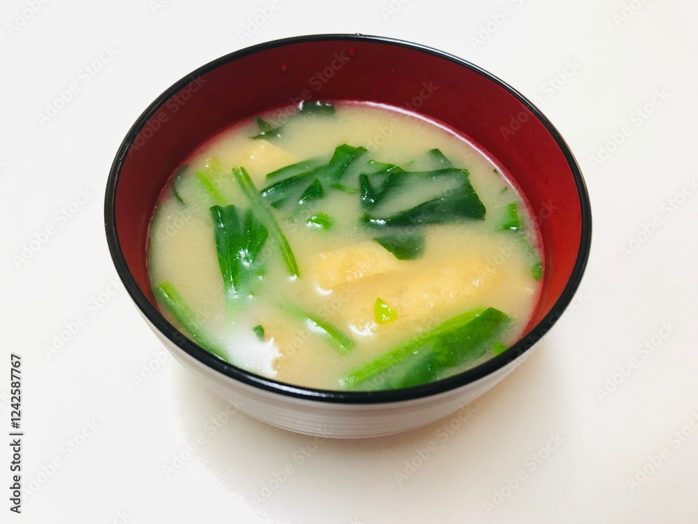 ほうれん草と油揚げの味噌汁　和食　