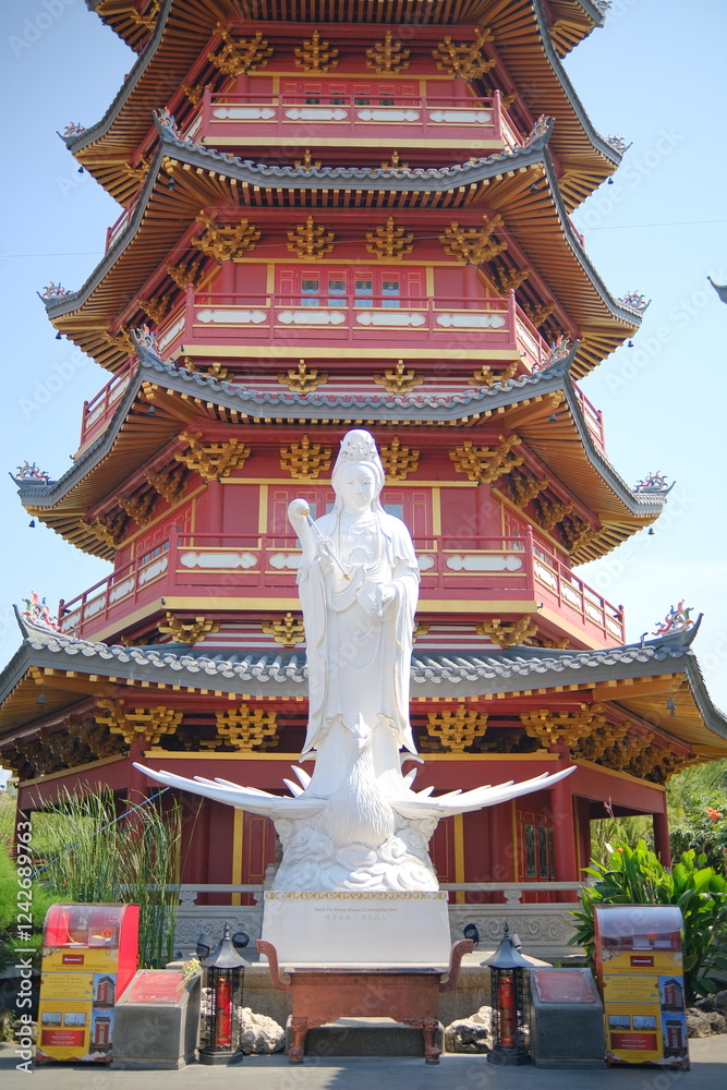 Obraz premium Beautiful Pagoda