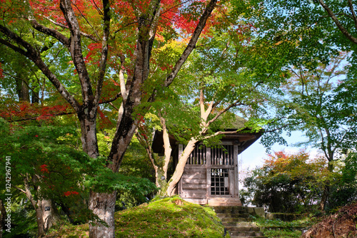 中尊寺の旧鐘楼　岩手県
