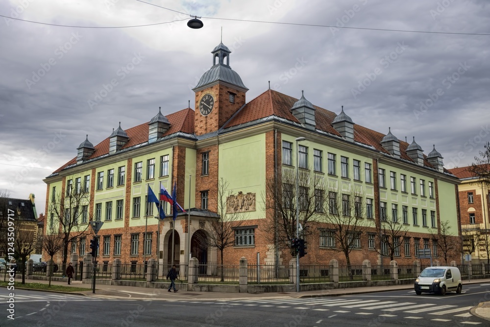 ljubljana, slowenien - repräsentatives gebäude in der altstadt