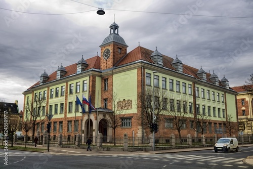 Obraz na płótnie ljubljana, slowenien - repräsentatives gebäude in der altstadt w salonie