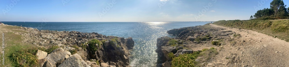 Le long de la côte à Combrit Sainte-Marine en Bretagne Cornouaille Finistère France Le long de la côte à Combrit Sainte-Marine en Bretagne Cornouaille Finistère France