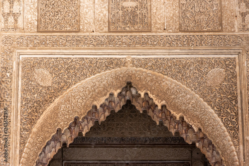 Tombeaux saadiens, the Sadite tombs of Marrakesh date from the time of the great Sadite sultan Ahmed al-Mansur. The mausoleum protects the bodies of sixty sadites.