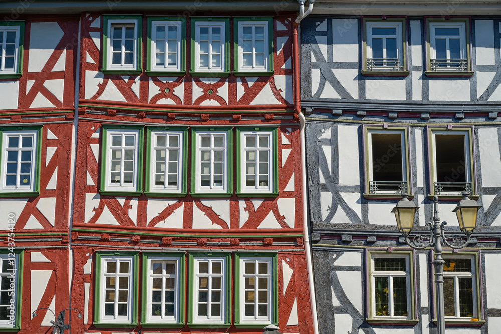 Fototapeta premium Fachwerkhäuser am Kornmarkt, Altstadt, Wetzlar, Hessen, Deutschland