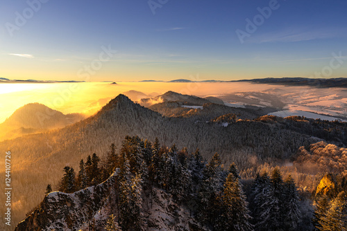 Obraz na płótnie Pieniny , góry, zima, śnieg, Karpaty, mgły, Tatry, Dunajec w salonie