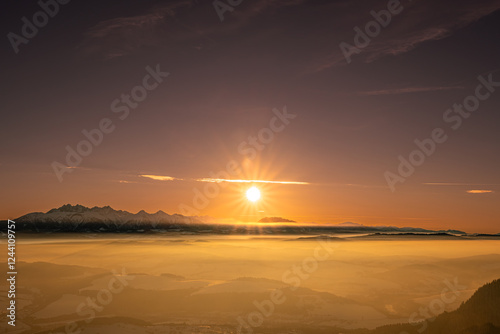 Obraz na płótnie Pieniny , góry, zima, śnieg, Karpaty, mgły, Tatry w salonie