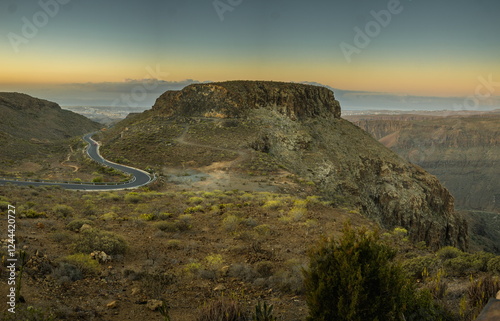 Obraz na płótnie Winding road through a mountainous landscape in Gran Canaria. Mirador Astronomico de la Degollada de las Yeguas w salonie