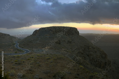 Obraz na płótnie Winding road through a mountainous landscape in Gran Canaria. Mirador Astronomico de la Degollada de las Yeguas w salonie