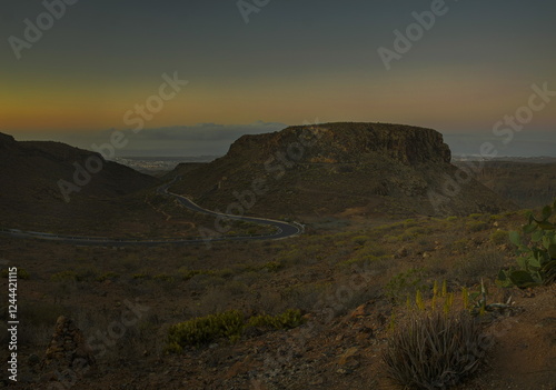 Obraz na płótnie Winding road through a mountainous landscape in Gran Canaria. Mirador Astronomico de la Degollada de las Yeguas w salonie