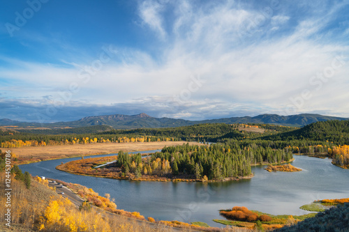 Fall color at Oxbow Bend of the Snake River, Grand Teton National Park, Wyoming.