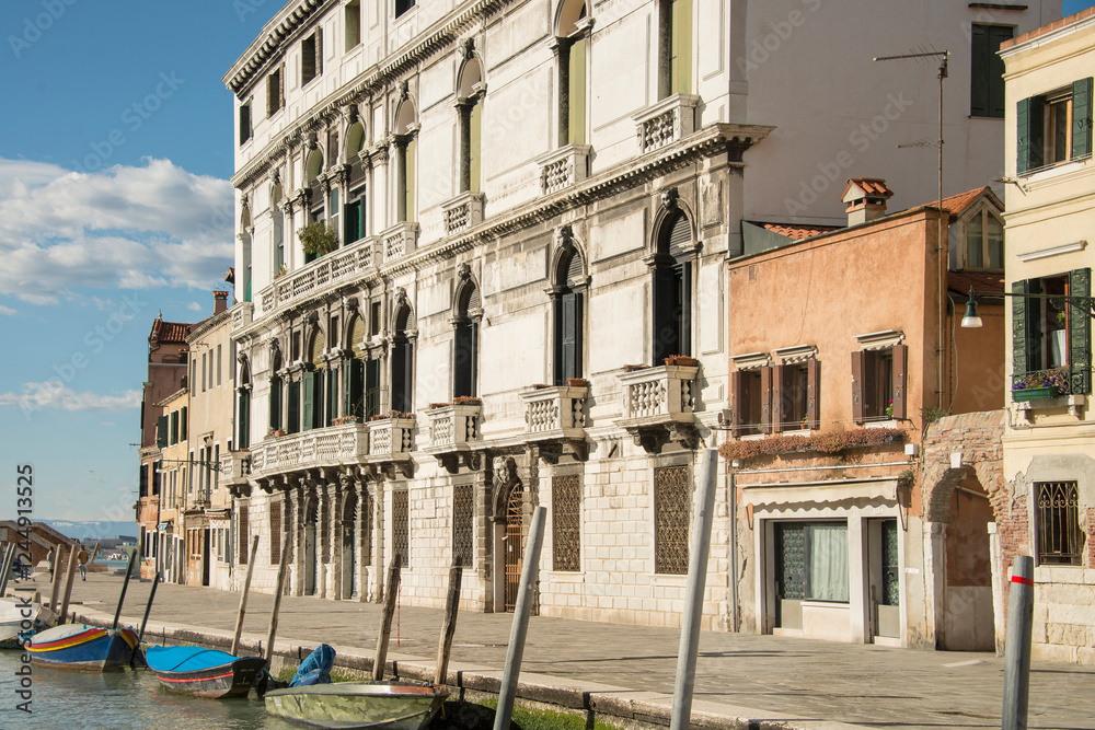 Obraz premium Facade of old buildings in Venice, Italy, 2019Facade of old buildings in Venice, Italy, 2019