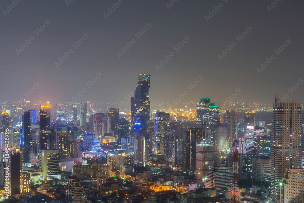 Fototapeta premium Twilight sky background, city and night view. cityscape background