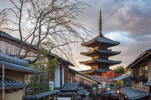 Yasaka Pagode in autumn season, Kyoto, Japan photo