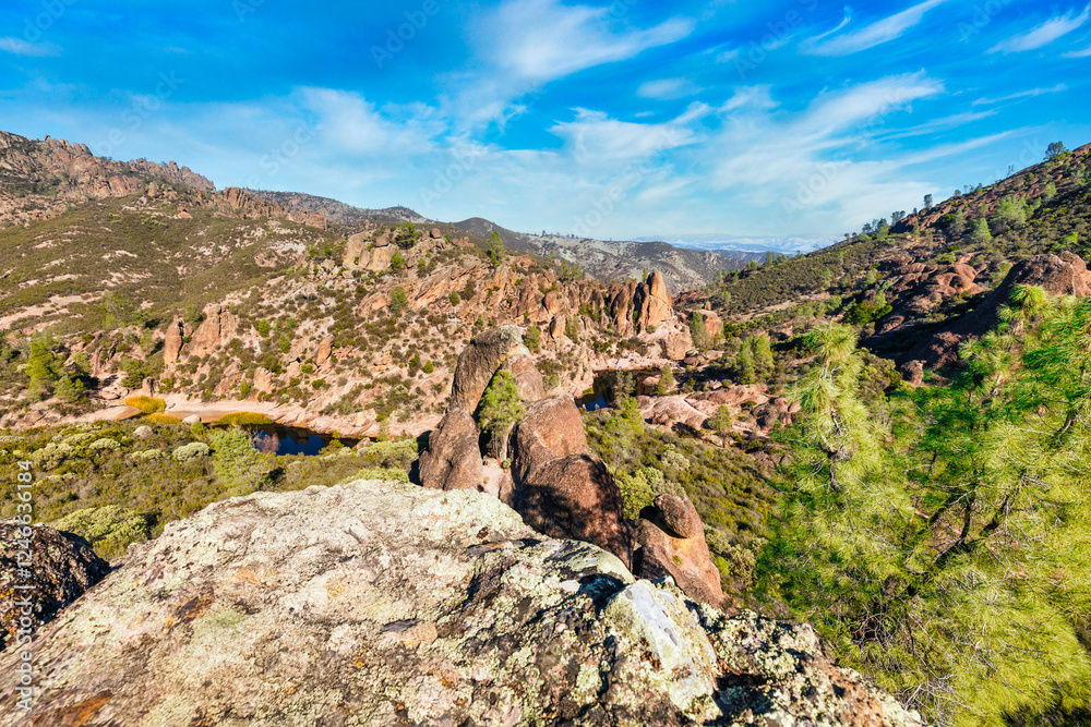 Fototapeta premium Pinnacles National Park in Monterey County, California.