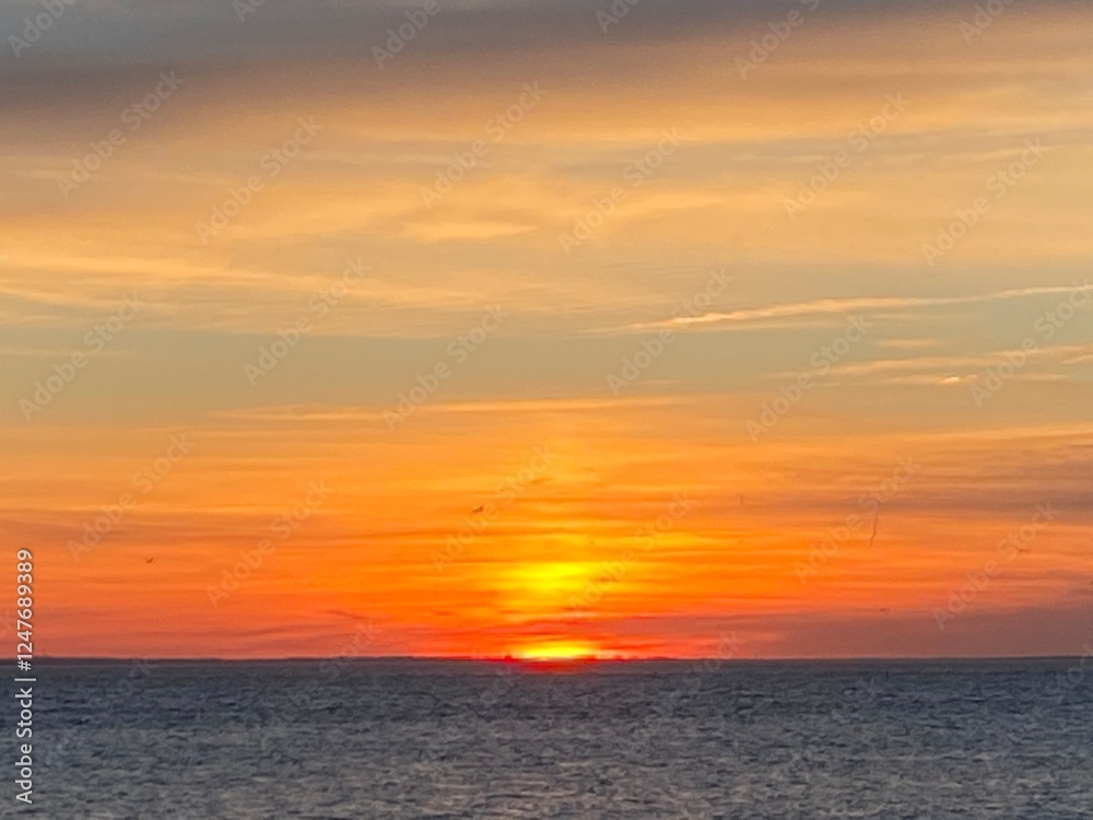 Obraz premium sunset over the sea