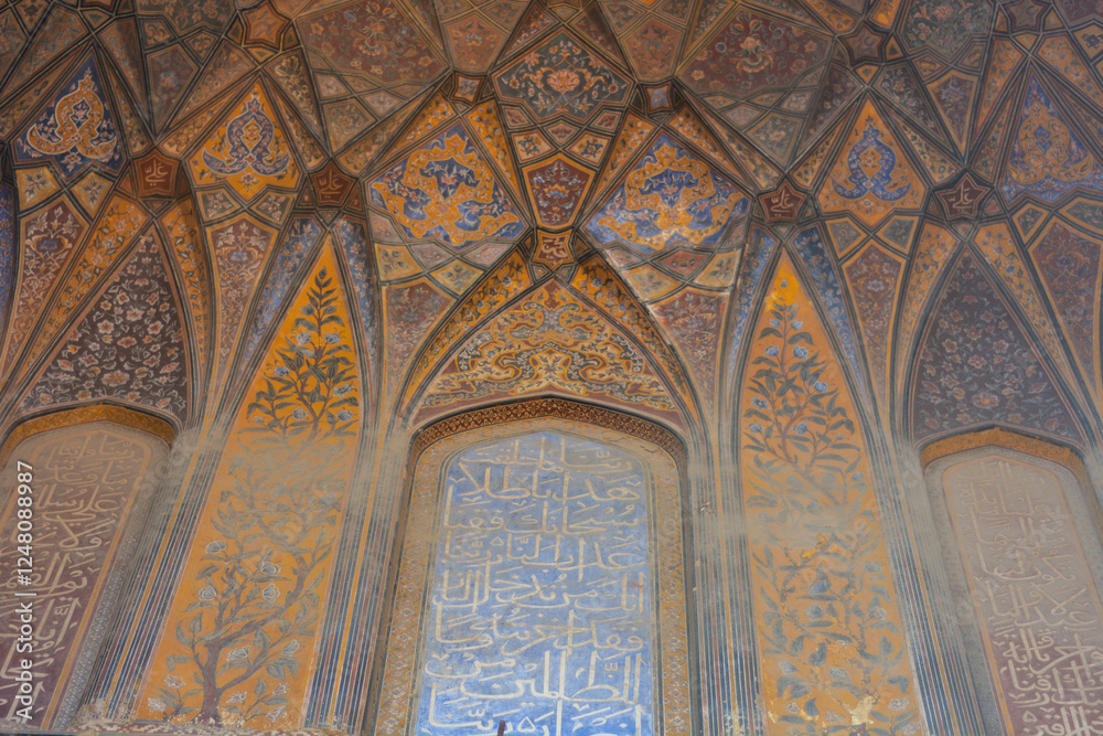 Fresco painting in Masjid Wazir Khan Lahore with calligraphy Fresco painting in Masjid Wazir Khan Lahore with calligraphy