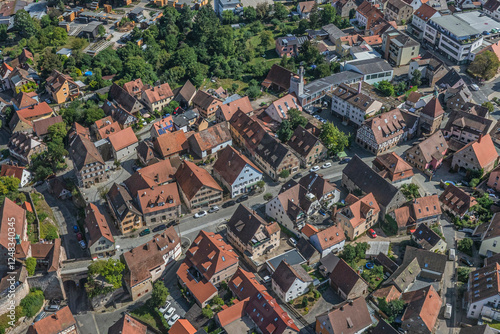 Die sehenswerte Marktgemeinde Cadolzburg westlich von Fürth von oben photo