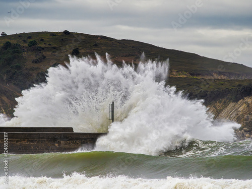 Waves power at Plentzia photo