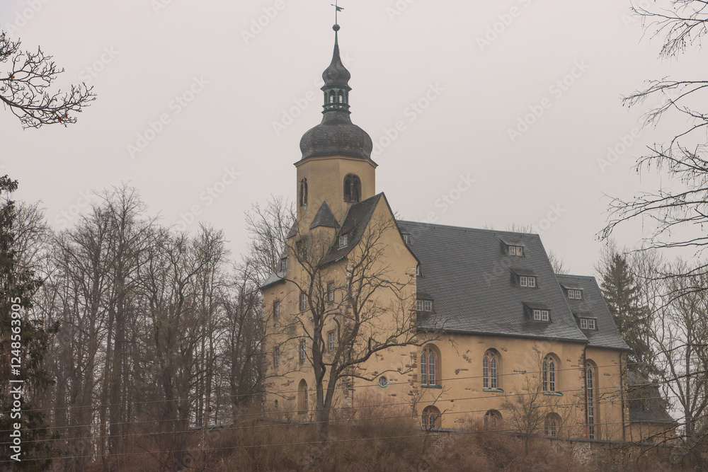 Imposante Dorfkirche im vogtländischen Strassberg bei Plauen