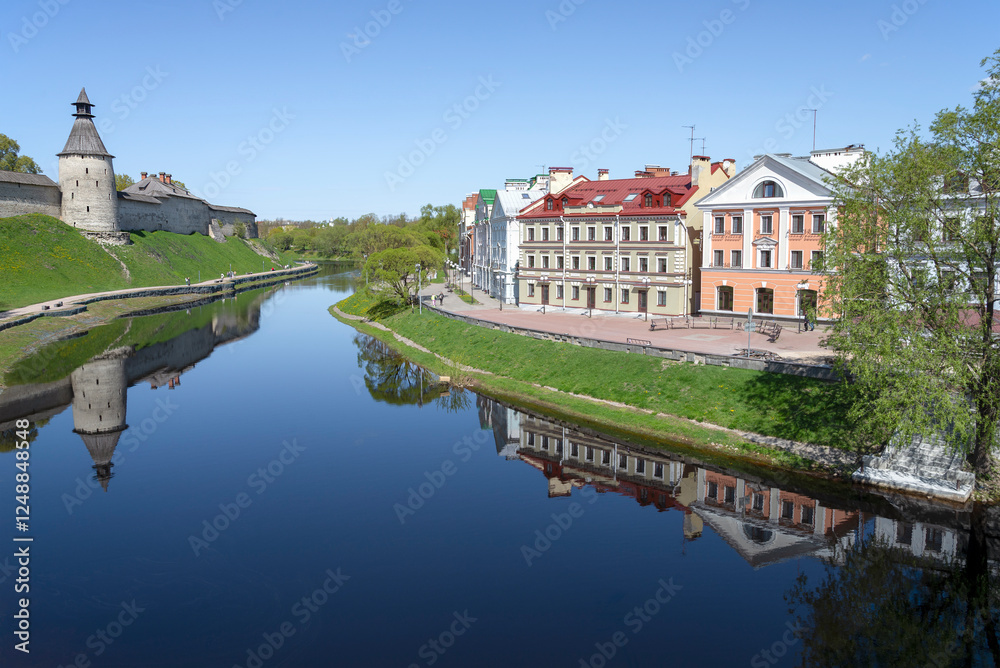 Soviet (Gold) embankment and Middle tower of the kremlin. Pskov, Russia Soviet (Gold) embankment and Middle tower of the kremlin. Pskov, Russia