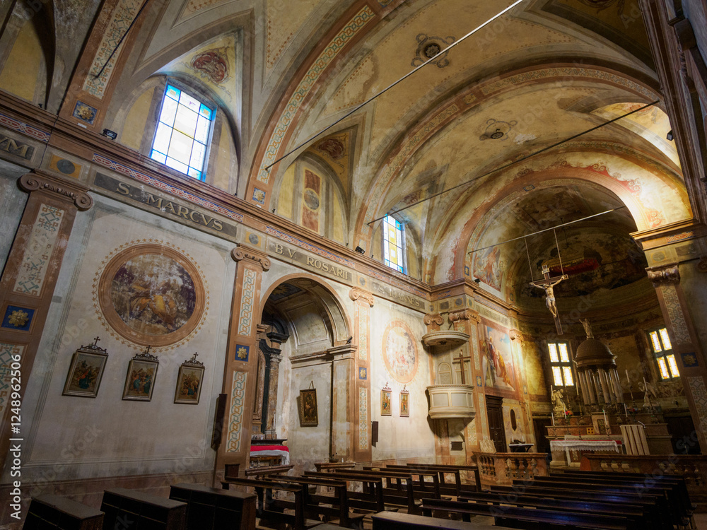 Fototapeta premium Interior of the Santi Pietro e Paolo church at Tainate, near Gaggiano, Italy