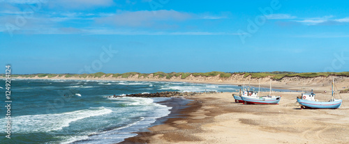 Fischerboote am Strand, Nørre Vorupør, Thy, Jütland, Dänemark
