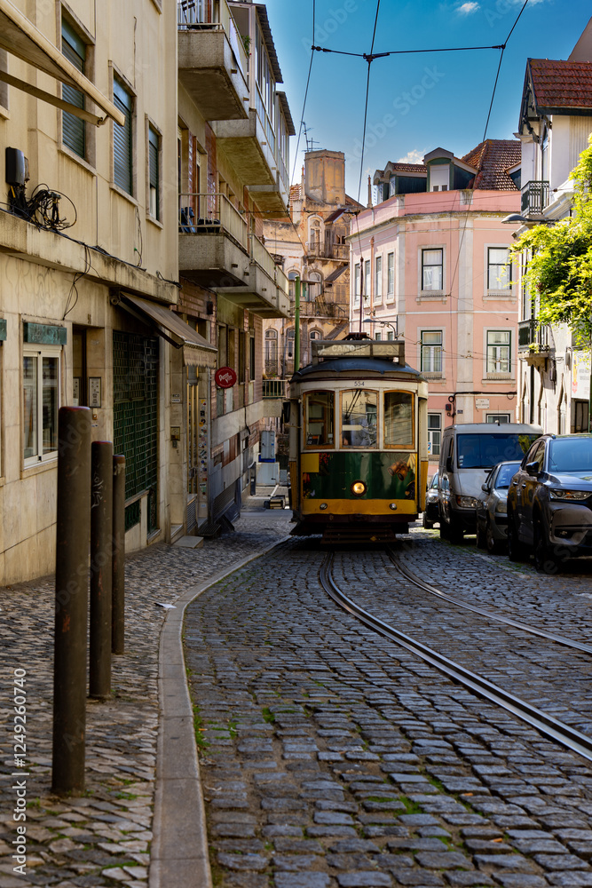 Die schöne Alte Tram in Lissabon Portugal