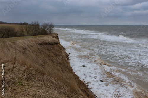 Obraz na płótnie Orkan an der Ostsee Steilküste, Sturm, Extremwetter, Klimawandel w salonie