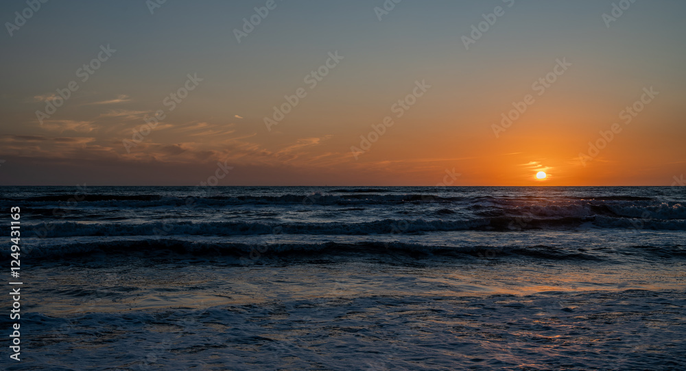 Obraz premium Tyrrhenian Sea. Autumnal sunset