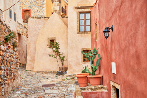Fototapeta Naklejka Na Ścianę i Meble -  narrow street in Monemvasia