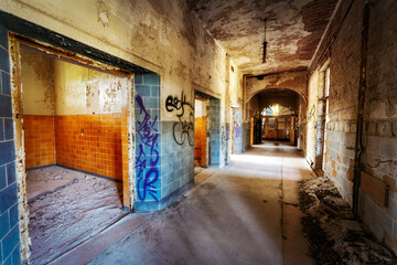 Wandcirkels Oud Ziekenhuis Beelitz Heilstätten Belitz in voorjaarslicht  © Lukas