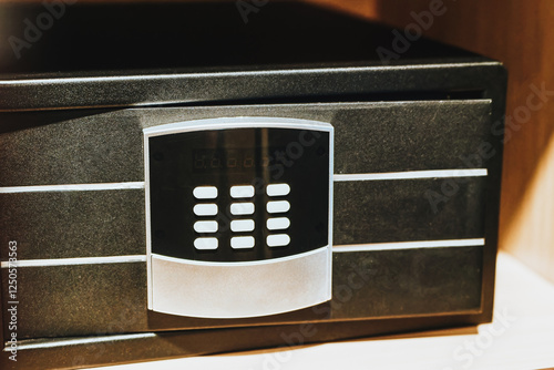 Digital safe with open display