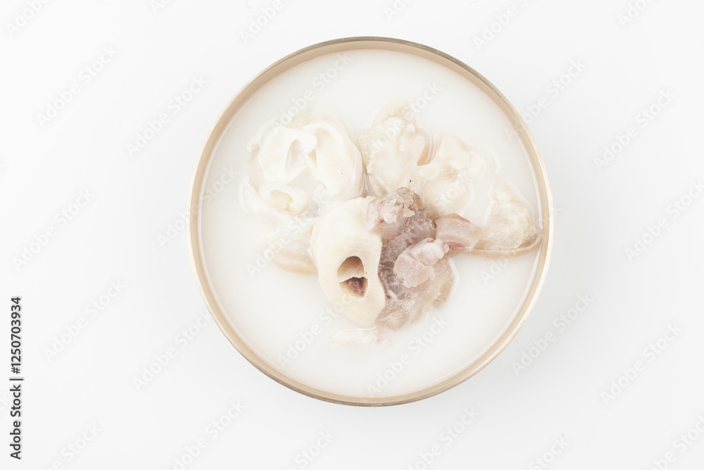 A thick, boiled soup with beef feet. You can also make the seasoning separately and add it according to your taste. A thick, boiled soup with beef feet. You can also make the seasoning separately and add it according to your taste.